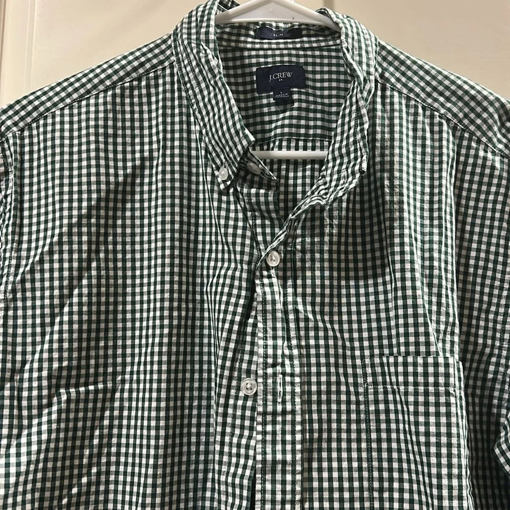 J. Crew men’s button down green gingham shirt long sleeves pocket front size L